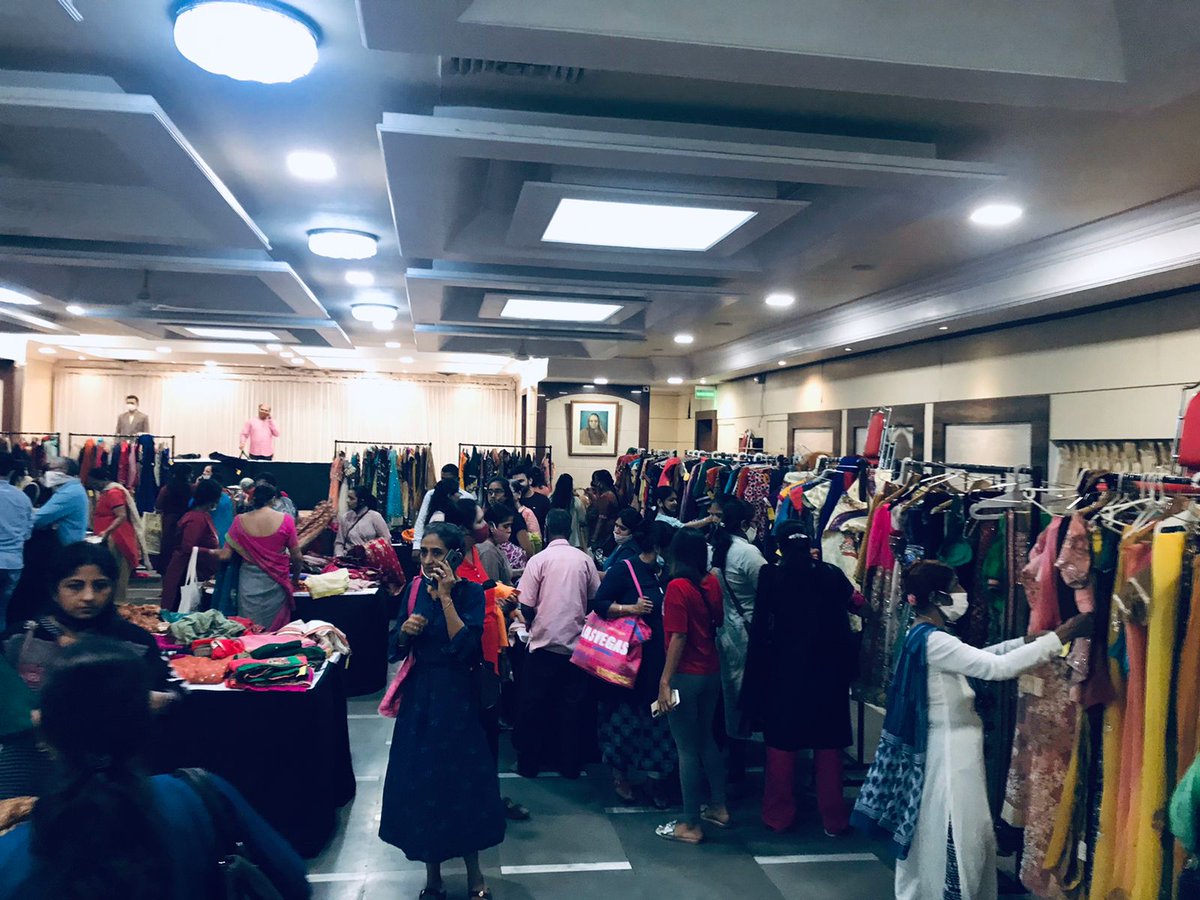 chheda_pravin's tweet image. Shri Vagad Visha Oswal Vikas Samaj
ORGANISED 
Rarely Used #WeddingGarment #exhibition &amp;amp; #Sales
Today 18th and Tomorrow 19th October
At Paramkeshav Baug, #Ghatkopar (W).
*Supported by:
Shri #GhatkoparVagadVisaOswalSamaj.