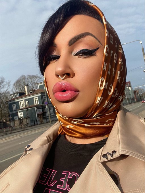 Она вошла в его личное пространство и раздавила всех бабочек🦋😈 https://t.co/Ytp4hgoRkd<a href="/tag/shemale"class="tags"><span>#shemale</span></a><a href="/tag/escortshemale"class="tags"><span>#escortshemale</span></a><a href="/tag/transsexualescort"class="tags"><span>#transsexualescort</span></a><a href="/tag/escortrussia"class="tags"><span>#escortrussia</span></a>