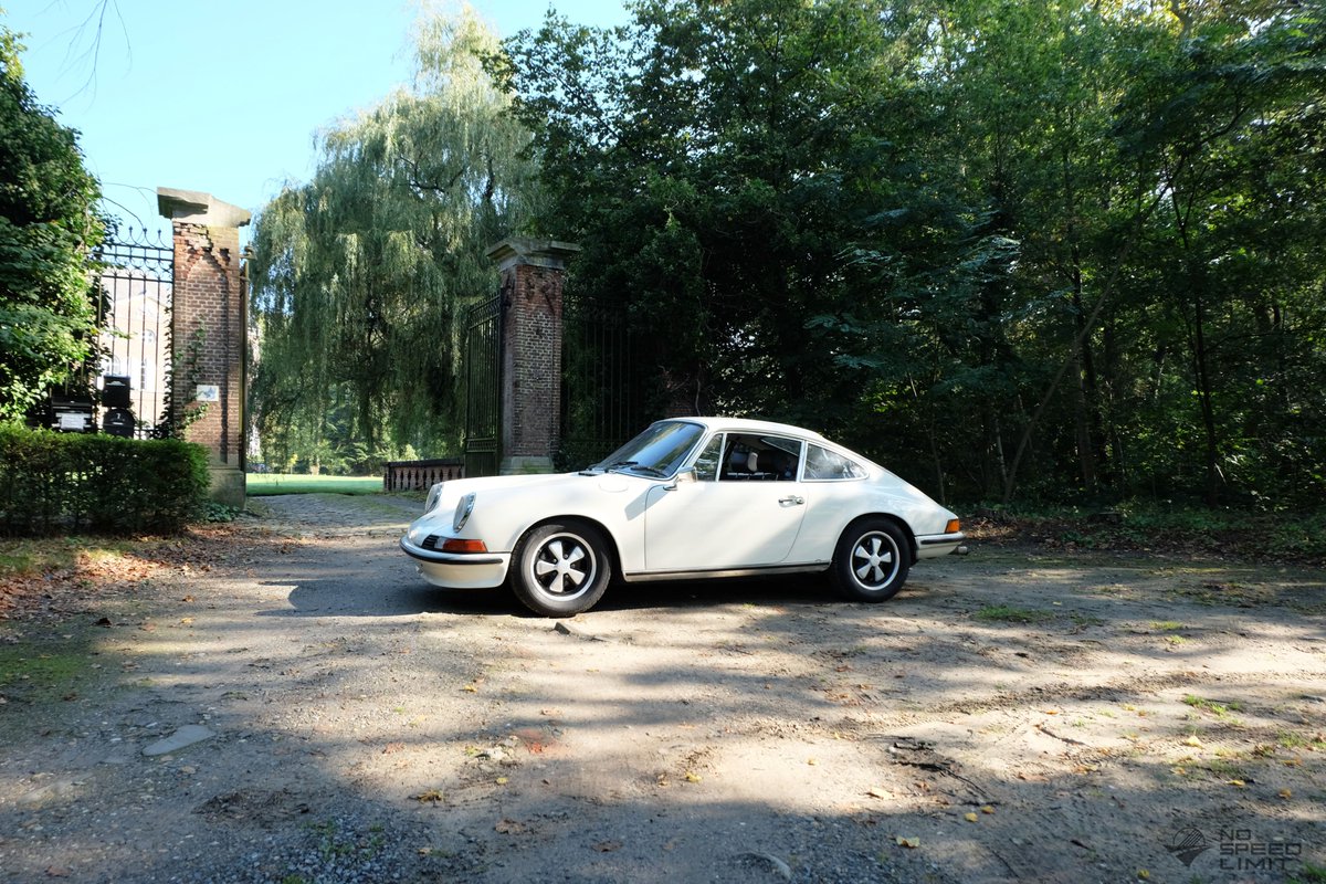 NoSpeedLimit_it's tweet photo. Castles & Woods 2021: #biancaneve #aircooledporsche911 #longhoodporsche911 1973 #porsche91124s #hellelfenbein #lightivory #coolcarinteriors #boxerengine #flatsix #7300rpm #fuchswheels #porschemaniac #thereisnosubstitute
For more: https://t.co/Enwwzi7GqZ https://t.co/OI3z9ULiin