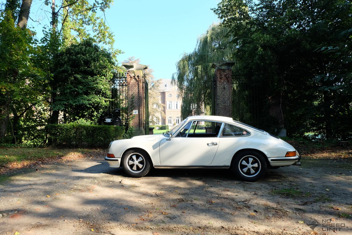 NoSpeedLimit_it's tweet photo. Castles & Woods 2021: #biancaneve #aircooledporsche911 #longhoodporsche911 1973 #porsche91124s #hellelfenbein #lightivory #coolcarinteriors #boxerengine #flatsix #7300rpm #fuchswheels #porschemaniac #thereisnosubstitute
For more: https://t.co/Enwwzi7GqZ https://t.co/OI3z9ULiin