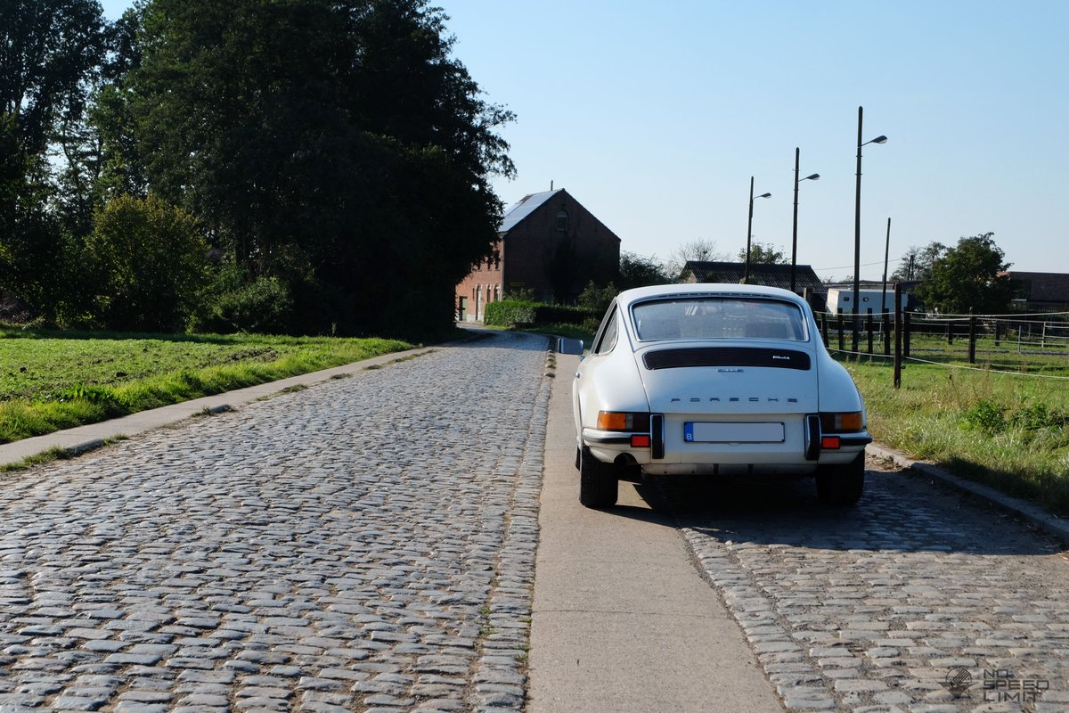 NoSpeedLimit_it's tweet photo. Castles & Woods 2021: #biancaneve #aircooledporsche911 #longhoodporsche911 1973 #porsche91124s #hellelfenbein #lightivory #coolcarinteriors #boxerengine #flatsix #7300rpm #fuchswheels #porschemaniac #thereisnosubstitute
For more: https://t.co/Enwwzi7GqZ https://t.co/OI3z9ULiin