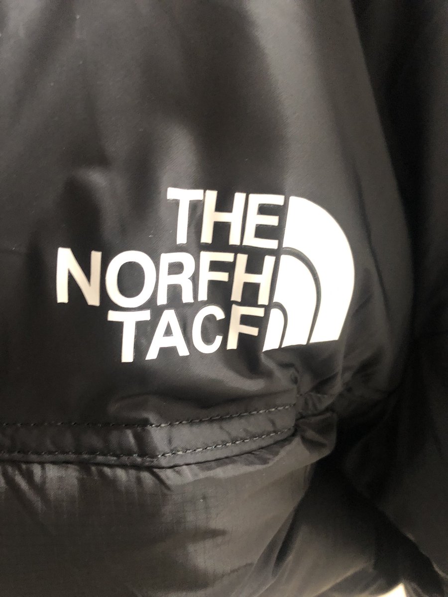 JDT147's tweet photo. Thatβs the last time I go on EBay and buy a fake coat from China !! #ServesMeRight #Cheapskate https://t.co/NNpDt0QDLQ