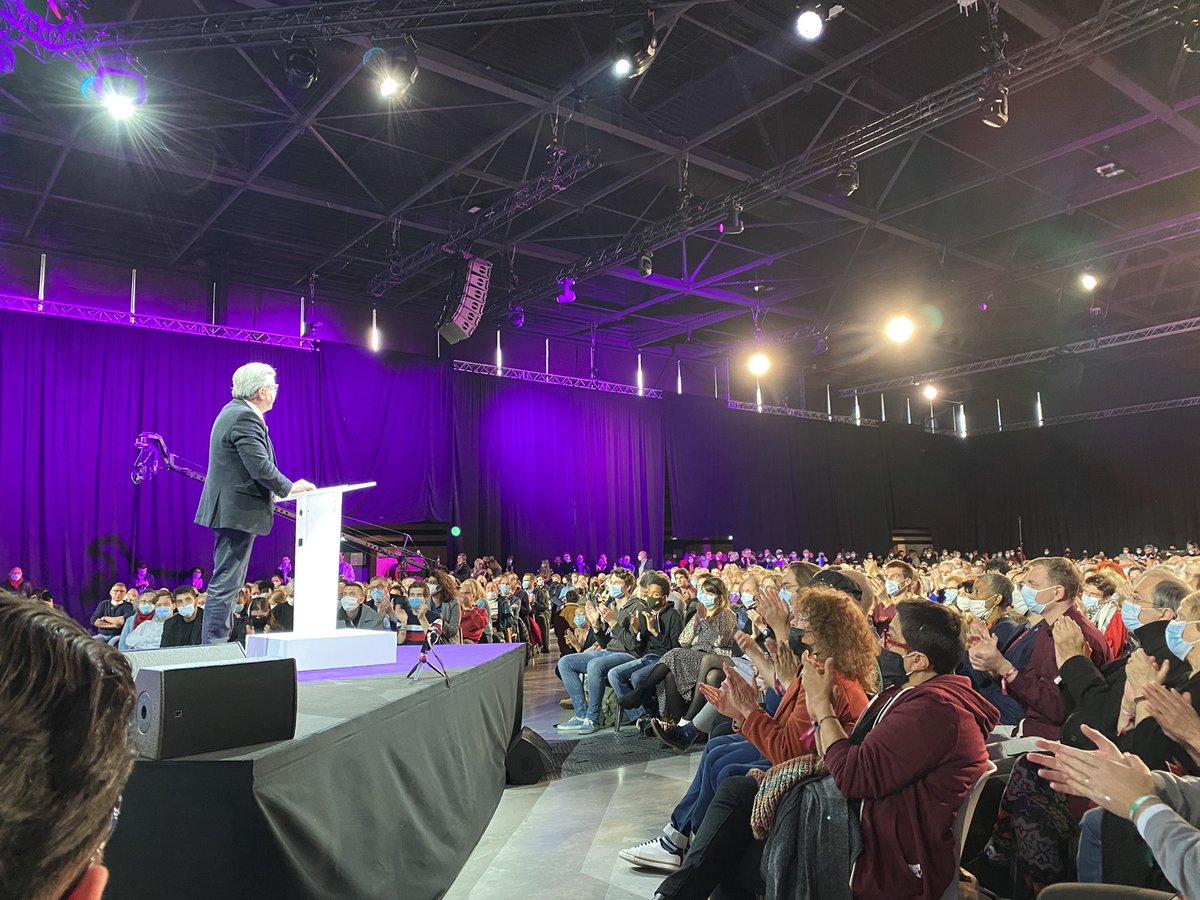 pierre_castex's tweet photo. 🔺« Qu’allons-nous faire de nos 20 ans? » 
🕊Avec d’autres nous allons porter l’Avenir en Commun car nous méritons un monde moins moche
✊🏼Puissants, préparez-vous, l’Union Populaire est prête et avec la Force du Peuple tout est possible
#JLMReims #ConventionPopulaire https://t.co/w623bjiCql