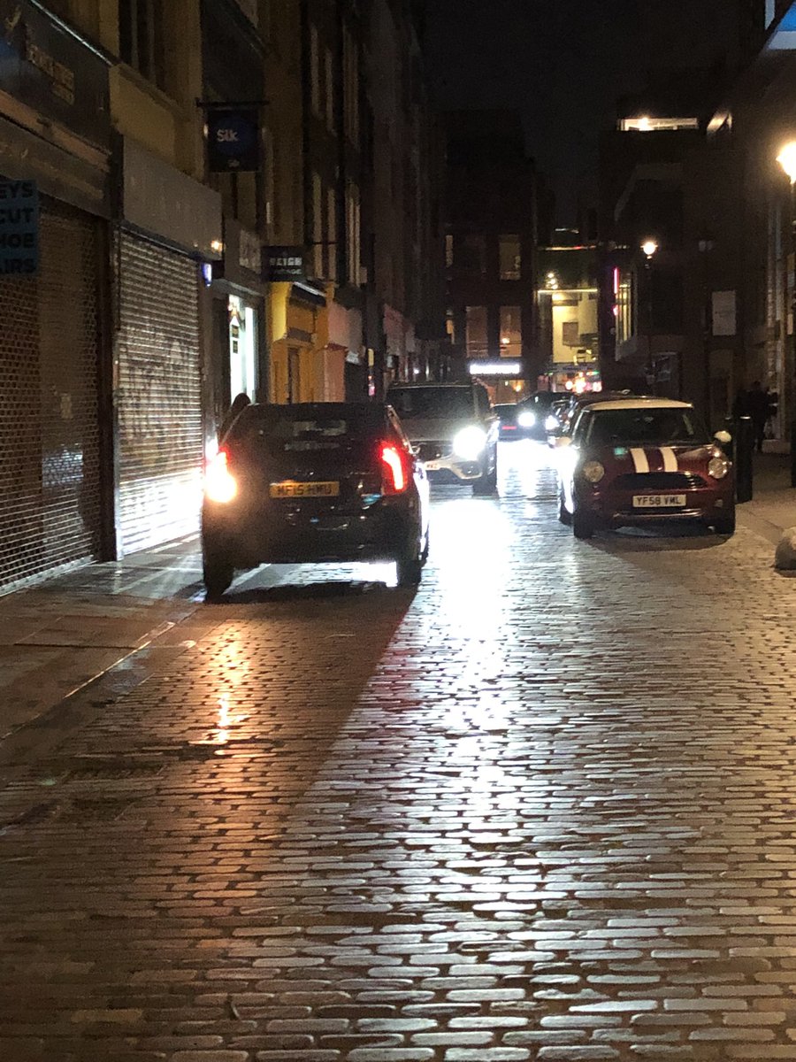 milkbarsoho's tweet image. @CityWestminster #visonforsoho #berwickstreet #sohois a giant u-turn disaster. The traffic has increased significantly (now that the signs have been changed to non-pedestrianised from 7:30pm- but there are unsigned road works at the end of the street.. the parking is not marked…