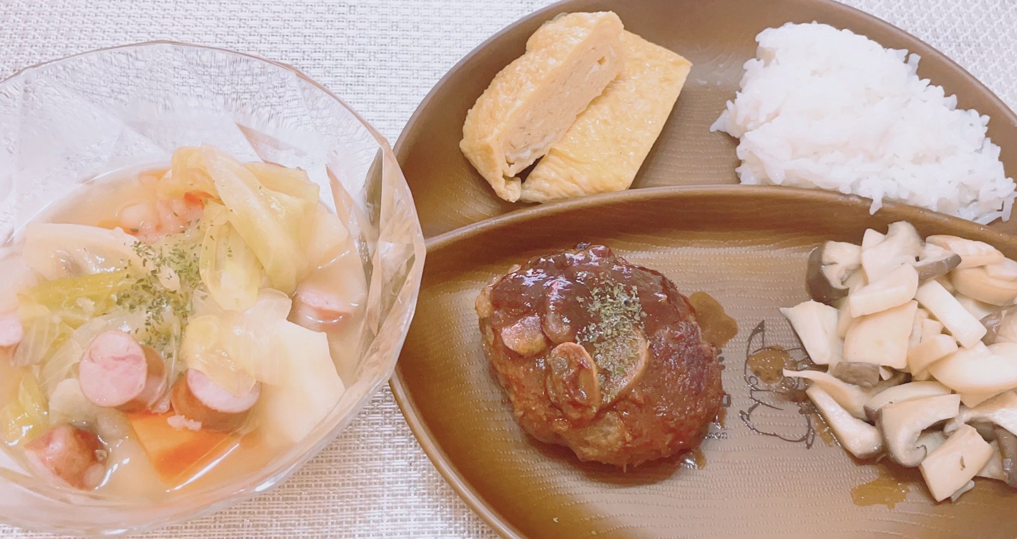 紫咲シオン 2ndオリ曲出たっ 寒いからポトフを作った エリンギは焼いた ハンバーグはお母さんからの冷凍おかず ご飯はチンだよ W T Co Irq0legwr8 Twitter