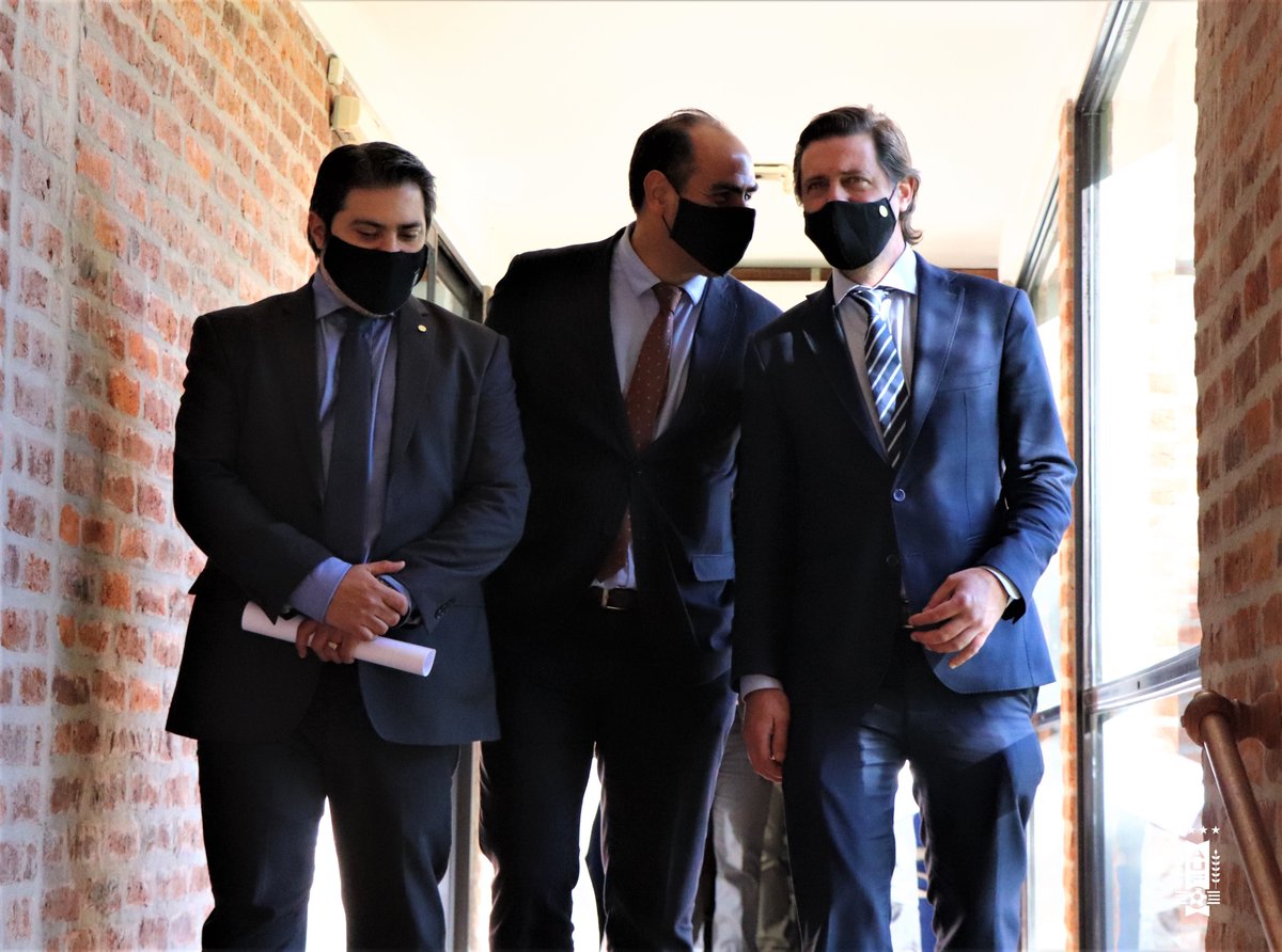 🔍 #TirandoParedesInvestiga | El viernes a la tarde-noche la decisión estaba tomada. Cinco de los siete miembros del #Ejecutivo de la #AUF querían la salida de Óscar Washington Tabárez de la #Selección. Solo Matías Pérez y Jorge Casales apoyaban su continuidad ⚽️🇺🇾