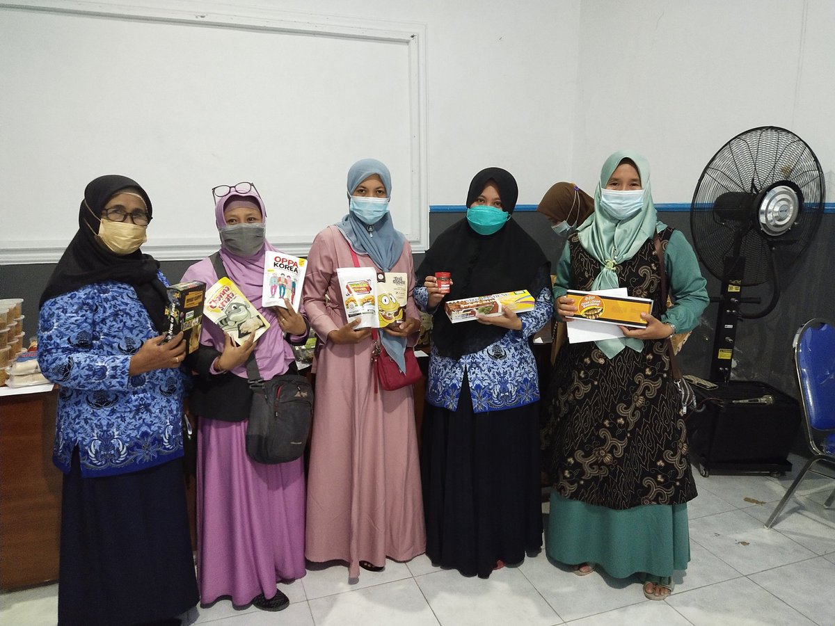 endahprastiwiaj's tweet photo. Senin (18/10) Endah PA Luhkan #Lamongan Fasilitasi Pengujian Nutrition Fact Produk Perikanan Usaha Mikro Kecil &amp; Menengah dari Dinas Kelautan &amp; Perikanan Prov. Jatim
#luhlapor #GiatLuhkanSatminkalBWI @bppp_banyuwangi @brsdm_kp @aRochadiyan @diskanlmg https://t.co/8GorD9exV6