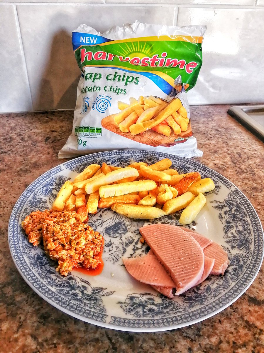 1RADEBE_'s tweet photo. @HarvestimeSa #Harvestime slap chips with atchar and polony best combo 🤞🏿 #Harvestime #FryDry
@Mbalee__Omuhle @pam_lemmen https://t.co/3mwWMTF85F