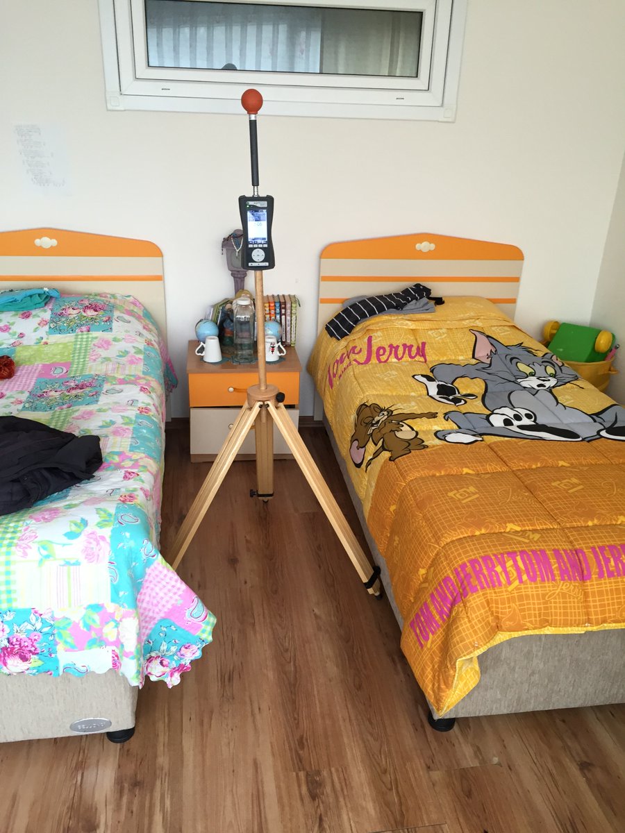 Elektromanyetik radyasyon hayatın her alanında!

Peki sağlığımıza etki edecek düzeyde mi değil mi? Bunu öğrenmenin yolu, BTK'dan elektromanyetik radyasyon ölçüm belgeli firmamızdan ölçüm hizmeti alabilirsiniz.

electrosense.com.tr

#radyasyon #elektromanyetikalan #sağlık