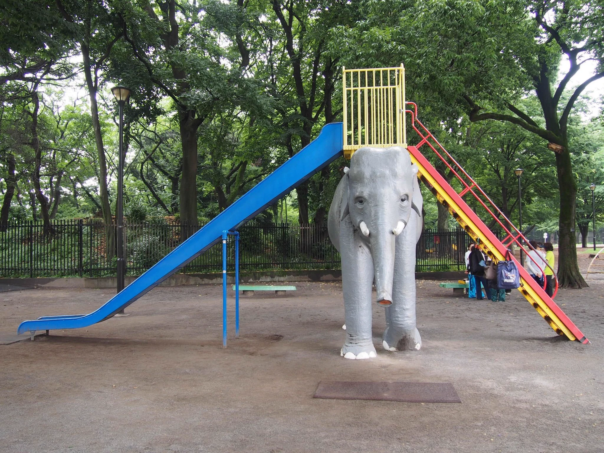 「ぞうの滑り台」を発注したら？思っていたのと違うものが来たwww