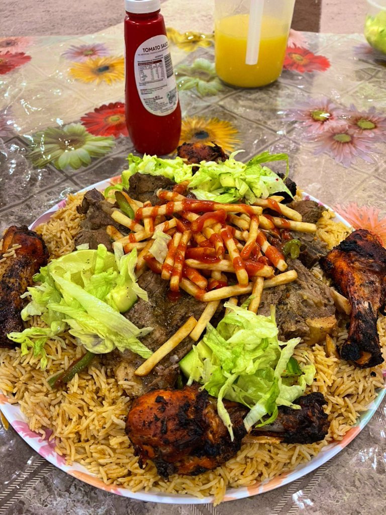 Holciye1's tweet photo. Fasting on Monday’s has become a casual habit for my family and I love the Somali iftar,  today We had rice camel meat and chicken https://t.co/eueOc0Dnvn