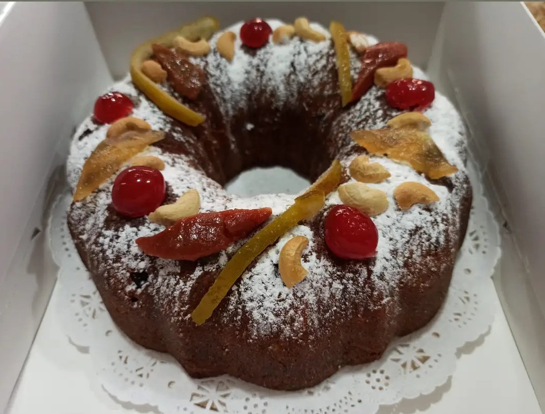 #TortaNatividad: ponqué elaborado a base de macerado de frutos en almíbar en vino marsala, papelón, azúcar de coco, merey y pasas. 

Disponible a partir de noviembre, 
📱0414-1334695 (WhatsApp)
📩 dulcescriollos.almibarte@gmail.com

#Almibarte #dulceriacriolla