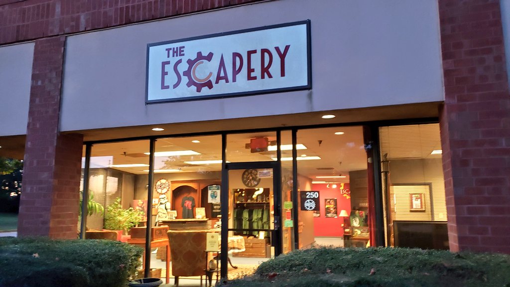PaulFromFox5's tweet photo. THE RIPPER 😱 Looking for a Halloween experience? @TheEscapery takes you back to the late 1800s for a Jack the Ripper-themed escape room. See it on @GoodDayAtlanta this morning...@fox5timwhaley and I are going in!!! #fox5atl https://t.co/20tA4LyPaI