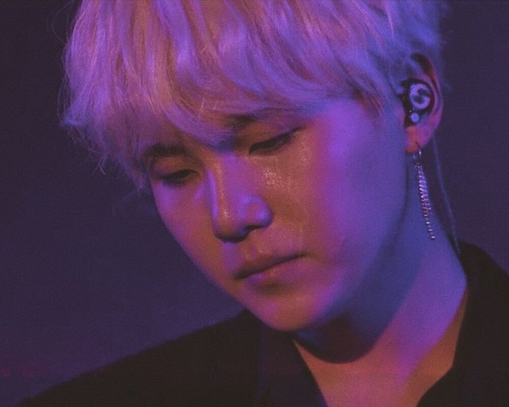 tetexgirl's tweet photo. Si recién despiertan les explico lo que está pasando, el día de hoy coldplay informó que habrá un remix de My Universe realizado por SUGA de BTS, el cuál lleva por nombre My Universe SUGA's Remix. Este remix será lanzado hoy a las 12 AM KST.

[HORARIOS+LINKS] @BTS_twt ↓↓ https://t.co/KFlT5Togtw