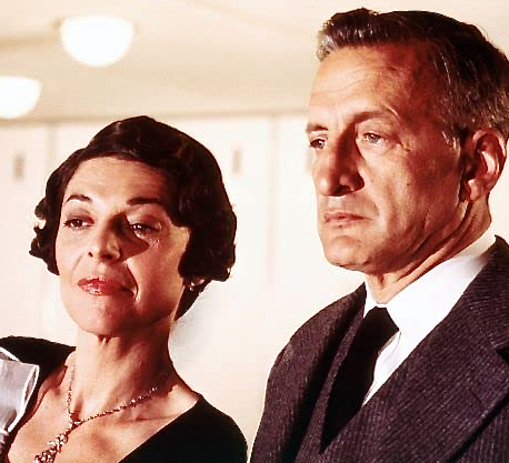 oxley264's tweet photo. THE HINDENBURG 1975
George C Scott  Anne Bancroft
William Atherton  Roy Thinnes
Gig Young  Burgess Meredith
Charles Durning  Richard Dysart
#RobertWise
#GeorgeCScottBOTD1927 https://t.co/fbBZM0qC2k