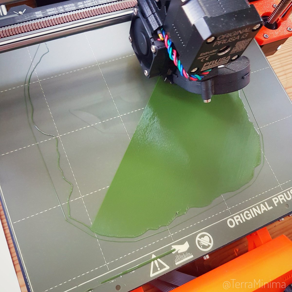 terraminima's tweet photo. Oh, da will etwas Großes entstehen 😳 ... in 36 Stunden wissen wir mehr 😆

#pnpde #RPGScenery #17x19cm
#3DPrint #Prusament #RPGTerrain https://t.co/JXsmgVso12