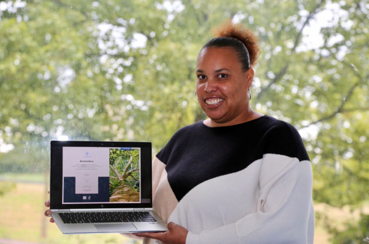 We planten twee bomen🌳🌳 voor Ilvarette Carolus. Zij schreef zich als duizendste in voor onze nieuwsbrief! Minder papier verbruiken. Dat was één van de belangrijkste redenen om met de Meerpaal te stoppen. #CO2uitstootCompenseren #boomcadeau 

Meer lezen? havensteder.nl/Nieuws/2512/bo…