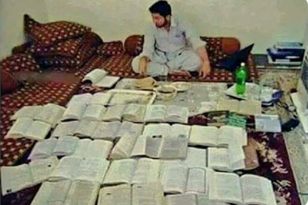 UsmanSubhani15's tweet photo. Students who got 1100 marks trying to explain their reletives how they study the whole night 
#MatricResult2021 https://t.co/fSMkq8pjao
