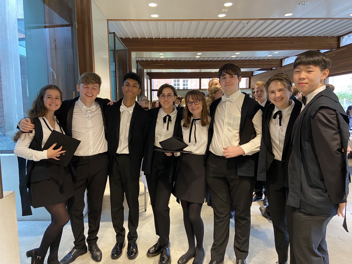 Matriculation day  ⁦<a href="/SomervilleOx/">Somerville College</a>⁩ so delighted to have a such a brilliant cohort of freshers.