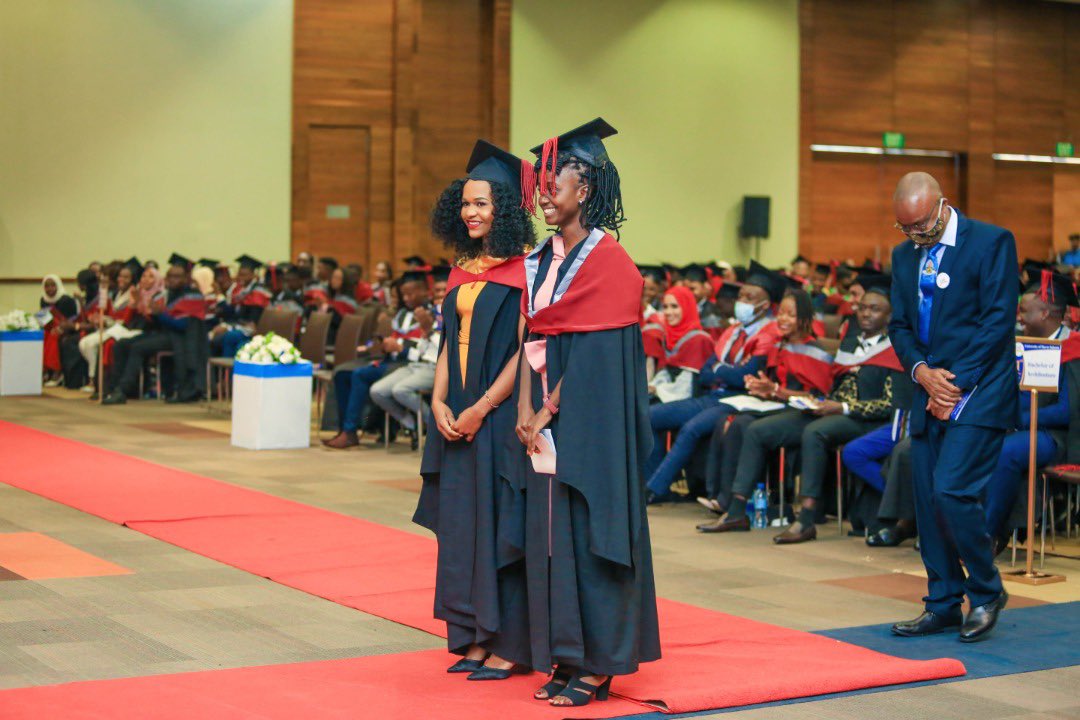 udsm_alumni's tweet image. Katika Duru ya Mahafali ya 51 ya Chuo Kikuu cha Dar es Salaam, wahitimu wawili wa shahada za Awali wamefaulu wa juu kupita wahitimu wote walio hitimu leo tarehe 16 Oktoba 2021.