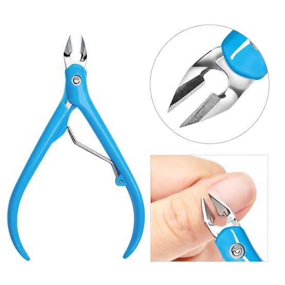Cuticle Nippers are an idesl manicure and pedicure tool used by professional to trim tough cuticles and hangnails.
#cuticlenippers #manicuretools 
#pedicuretools #cuticlecutters