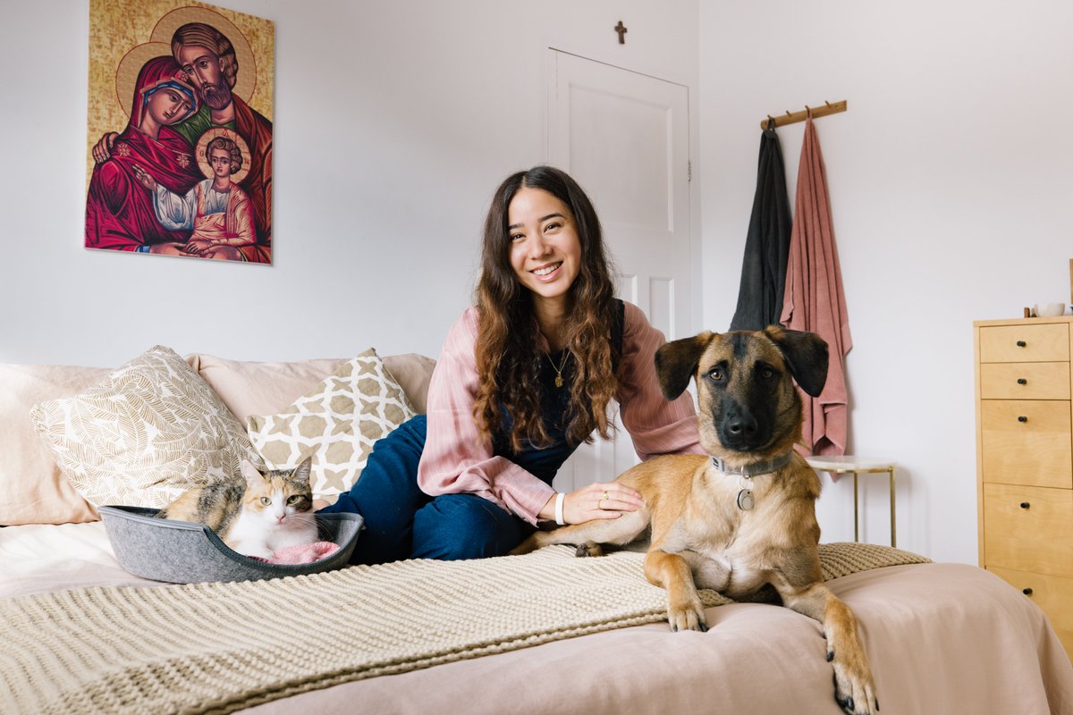 beddable (@beddable_uk) on Twitter photo We talk to <a href="/delphinechui/">Delphine Chui</a>, an award-winning cross-platform creative and founder of <a href="/caredogscharity/">caredogscharity</a>. Delphine talks us through how exposure to beautiful interiors through to remote working has influenced the way she decorates her space. Read more. bit.ly/3FSe9bJ We talk to <a href="/delphinechui/">Delphine Chui</a>, an award-winning cross-platform creative and founder of <a href="/caredogscharity/">caredogscharity</a>. Delphine talks us through how exposure to beautiful interiors through to remote working has influenced the way she decorates her space. Read more. bit.ly/3FSe9bJ