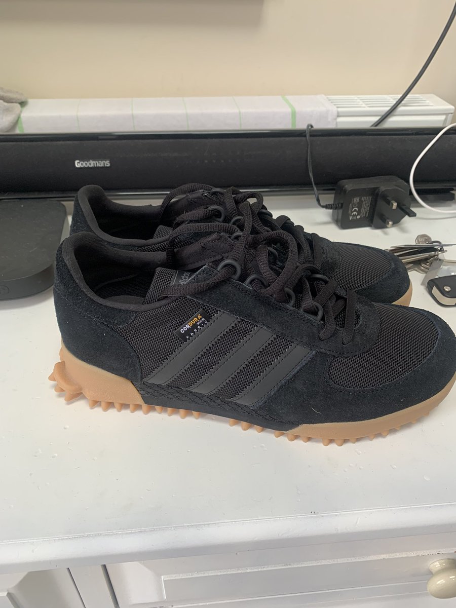 GRoy28's tweet photo. @adidan80 Mine arrived this morning love them, where did you get the laces from mate …? https://t.co/dfOSWfjSue