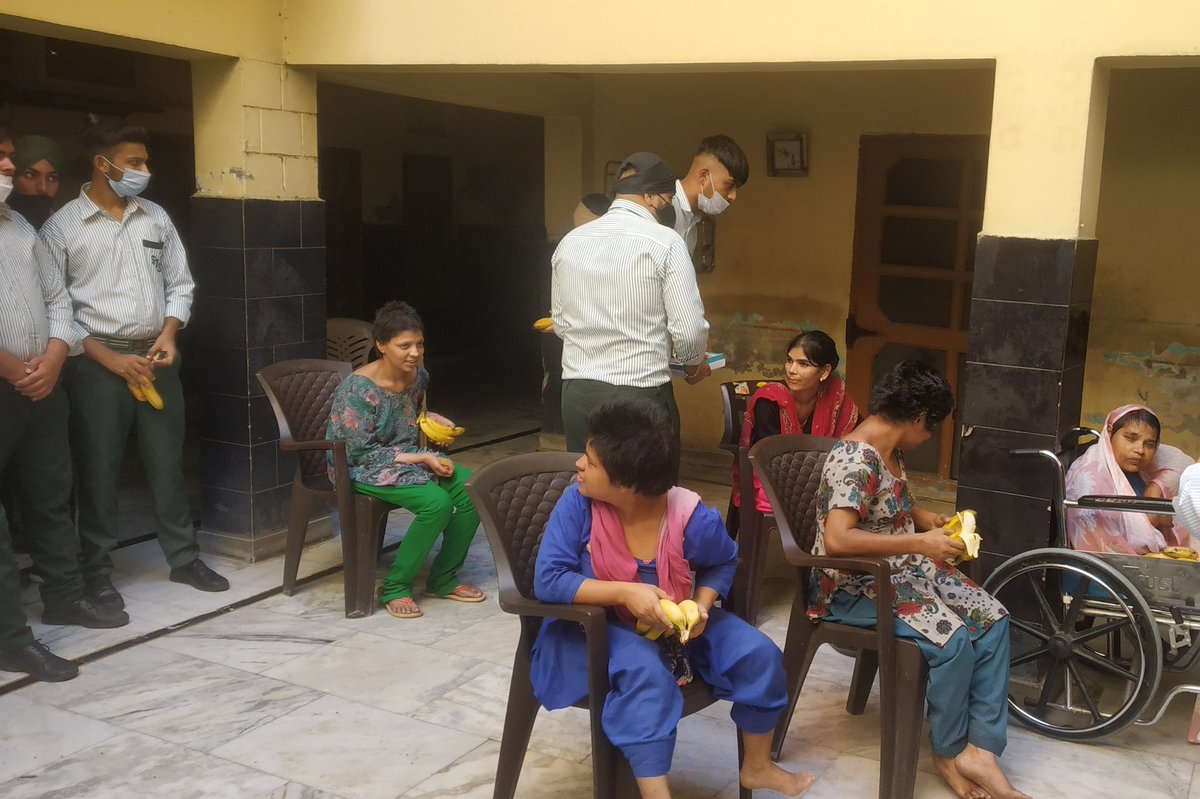 sonu777's tweet photo. @STSWSRAJGOMAL students visited to Home for Disabled (ਅਪਾਹਜ ਘਰ) at Phagwara. Students shared grocery, fruits, clothes and #LOVE with them. It was a heart'💖 touching moments for us all. #thankyou.
@SDGoals 
@JuanaTech 
@cbseindia29 
@Prabhjo60556013 https://t.co/8r1SYF4Vd1
