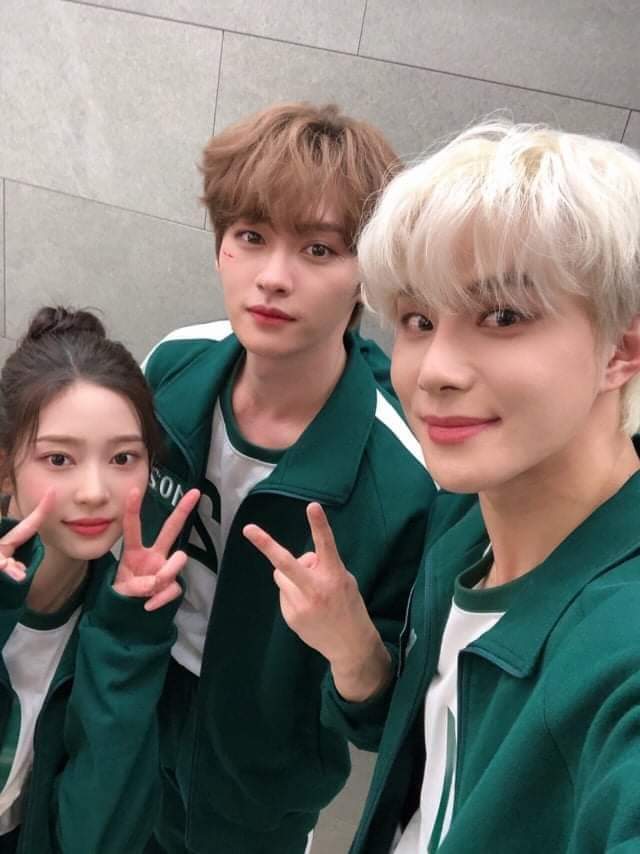 hourleeknow's tweet photo. . #Minju #Jungwoo #Leeknow
#리노 #스트레이키즈 @Stray_Kids https://t.co/En9I7hWK0n