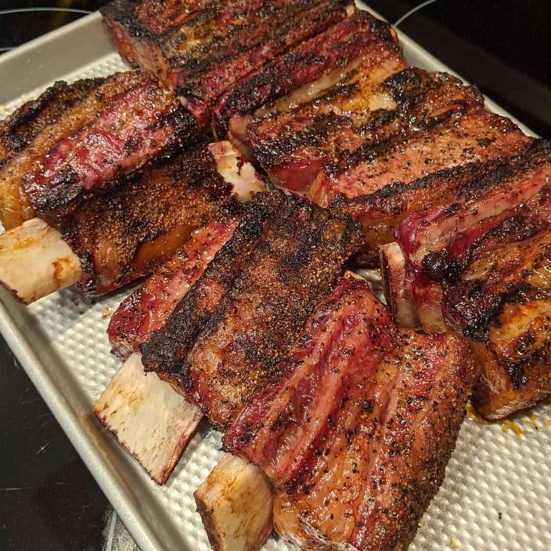 thebbqemporium's tweet photo. BBQ Dinosaur Ribs

The secret to these beauties is to cook them low and slow over indirect heat and keep the seasoning simple like a Holy Cow from @meatchurch 

#bbqlife #bbq #bbqnation #juniperbbqscraper https://t.co/OSXlV5fGU7