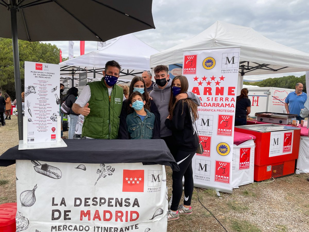 RafaGarciaPlata's tweet photo. Se acabó lo que se daba en el Complejo Agropecuario de @AytoColmenar por hoy, ¡mañana más! 👊🏼@ComunidadMadrid @MadridCalidad @CarneGuadarram @AceitunasR @AsajaMadrid @midra_i #FEAGAS #ANABE @ERFPAnGR #RazasAutóctonas https://t.co/0z0mEmnKDO