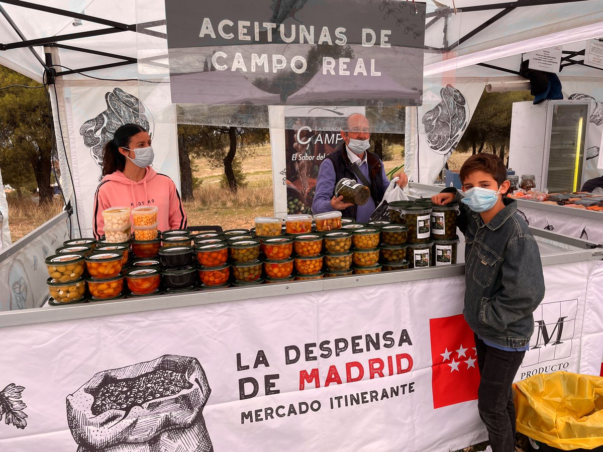 RafaGarciaPlata's tweet photo. Se acabó lo que se daba en el Complejo Agropecuario de @AytoColmenar por hoy, ¡mañana más! 👊🏼@ComunidadMadrid @MadridCalidad @CarneGuadarram @AceitunasR @AsajaMadrid @midra_i #FEAGAS #ANABE @ERFPAnGR #RazasAutóctonas https://t.co/0z0mEmnKDO