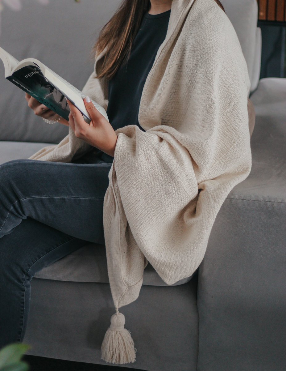 artesan_es's tweet photo. • Pie de cama / Throw Blanket • 

📍Centro comercial La Gran Vía, kiosco
📍Hecho en Casa, San Benito 580 https://t.co/GU48VWyxpu