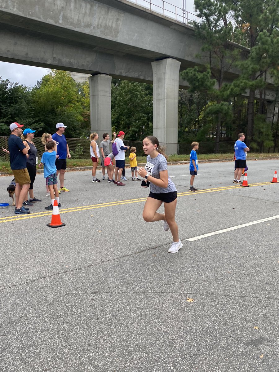 TheMsByrne's tweet photo. Congratulations to @StacyFloyd and the #RunForYourLife #LeadershipLab. These students successfully trained, fundraised, and ran the #DyslexiaDash this morning. We are so proud of these @AGSHurricanes 💙💛🏃‍♀️🏃

#ThisIsAGS #AGSStrong #atlantagirlsschool https://t.co/1fCyUfyVSX