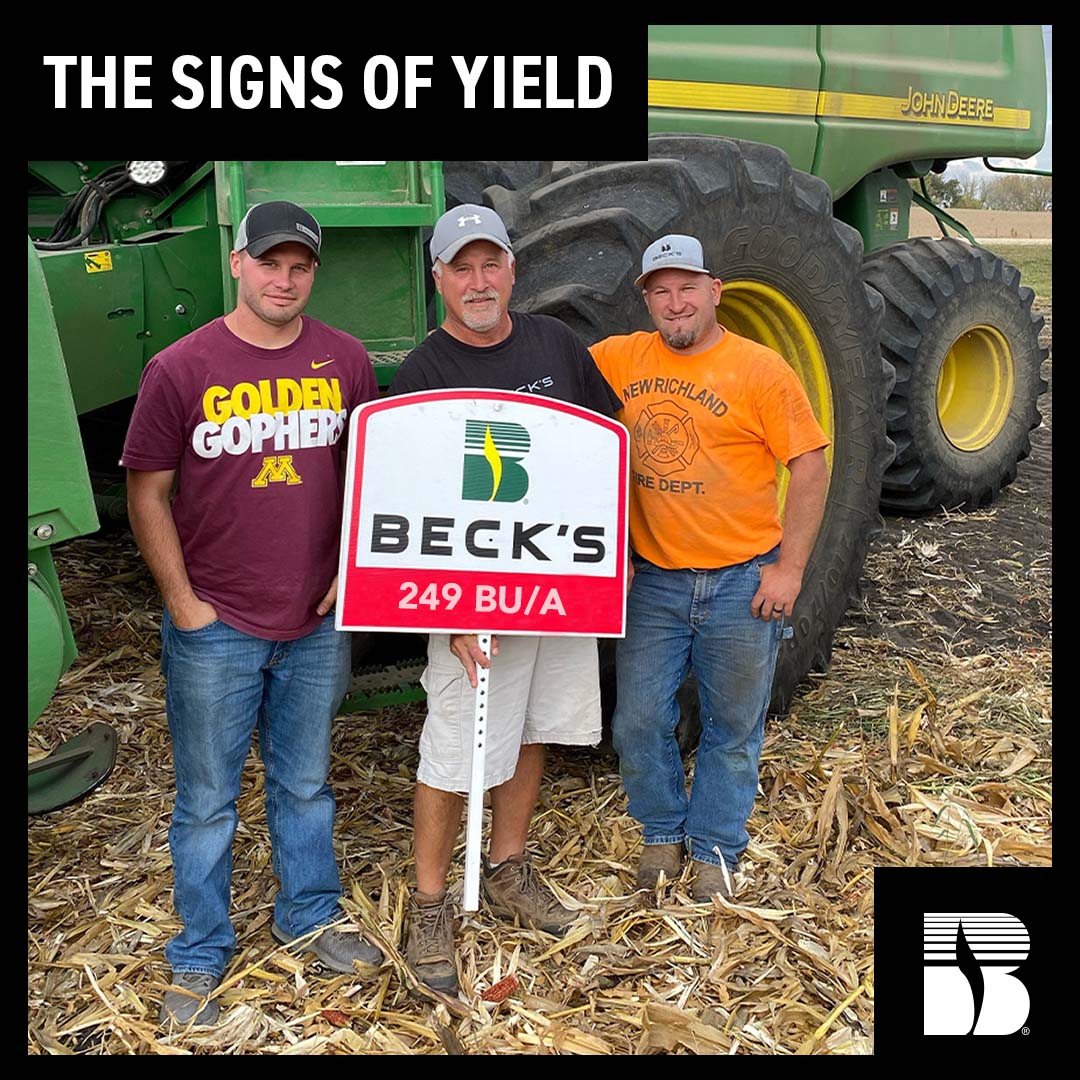 BecksHybrids's tweet photo. Signs of Yield from the Field!

Moen Farms from New Richland, MN, yielded 249 Bu./A. over 60 acres with BECK 5393V2Pbrand corn!!

Lookin' good! 👌

#SignsofYield #FromtheField #Harvest2021 https://t.co/pq16O5qMcO