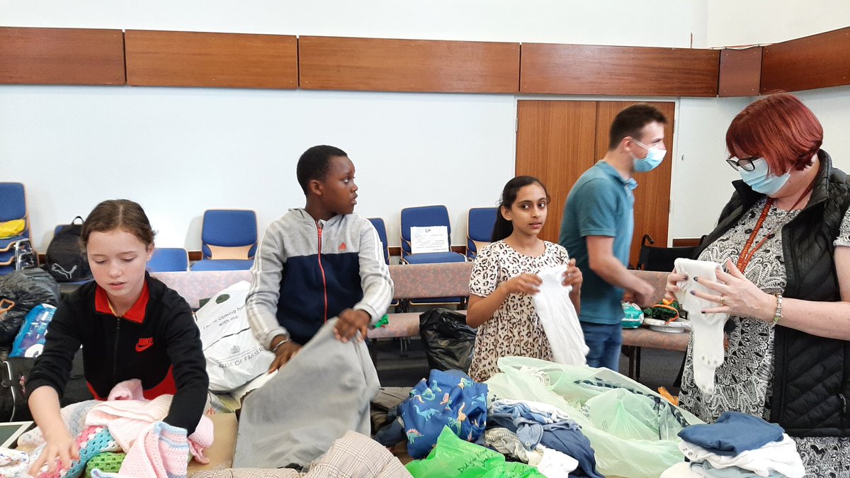 Year6Chantry1's tweet photo. Values in action. Some of our Year 6s spending their free time sorting clothes donations with the "Friends of Refugees" #RefugeesWelcome #teamchantry #friendsofrefugees https://t.co/oOi308Wy9a