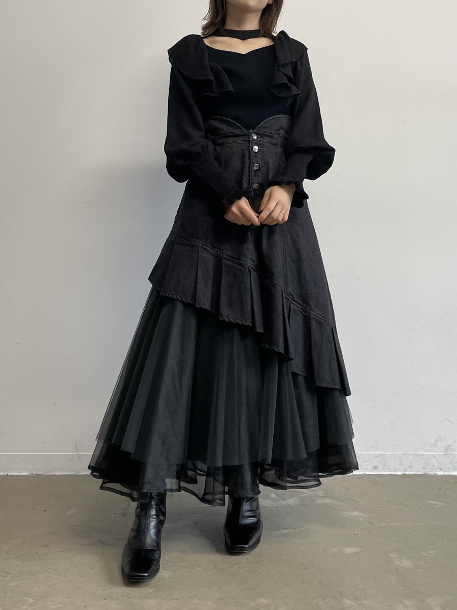 再入荷！
タックフリルボリュームチュールデニムスカート

とにかくシルエットが綺麗！！
腰回り〜ヒップにかけてデニムでカバーされ
裾にかけてのAラインが神すぎる🤝✨

合わせてるチョーカーニットは
予約販売中！こちらも大人気な予感、、♡

LA BELLE ETUDE
ラベルエチュード