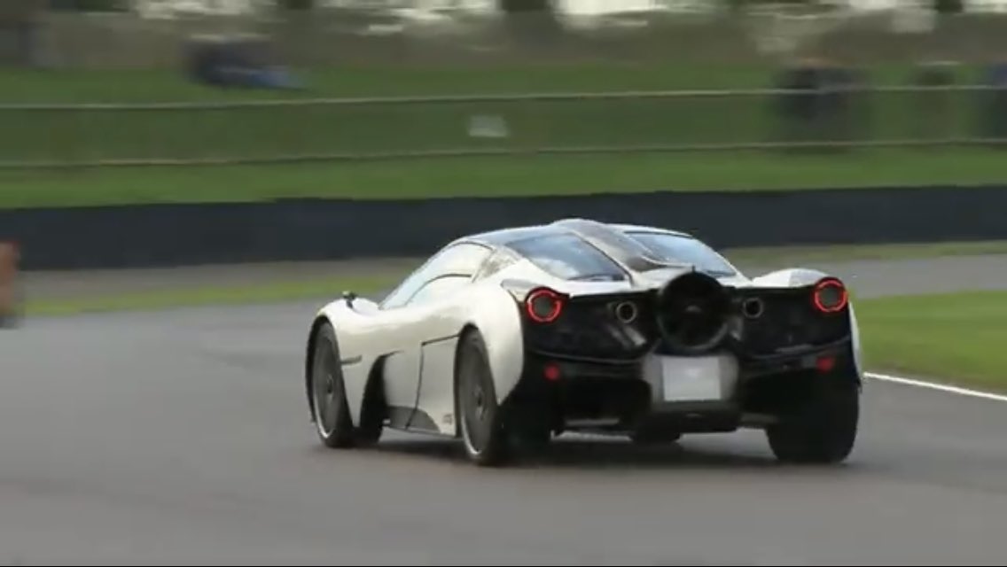 ROBANDTHEMOB's tweet image. Congratulations to all @PlanetGMA on the successful debut of #T50 piloted by @dariofranchitti @GoodwoodRRC #78MM #SimplyEpic