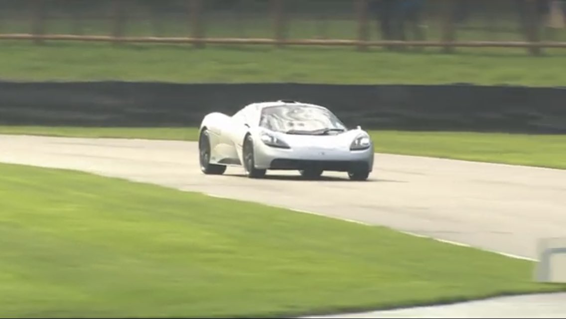 ROBANDTHEMOB's tweet image. Congratulations to all @PlanetGMA on the successful debut of #T50 piloted by @dariofranchitti @GoodwoodRRC #78MM #SimplyEpic