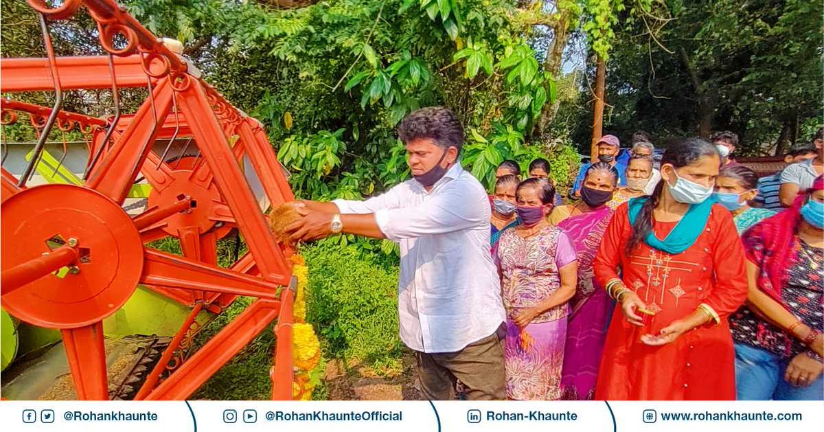 RohanKhaunte's tweet photo. Inaugurated a new high performance harvesting machine for the farmers of Quitula, Salvador Do Mundo. In the spirit of our relentless support to local farming and strengthening our #GoanAgriculture , I wish them a prosperous harvest. @PorvorimRising with #GoanFarmers https://t.co/YOYHRIrS71