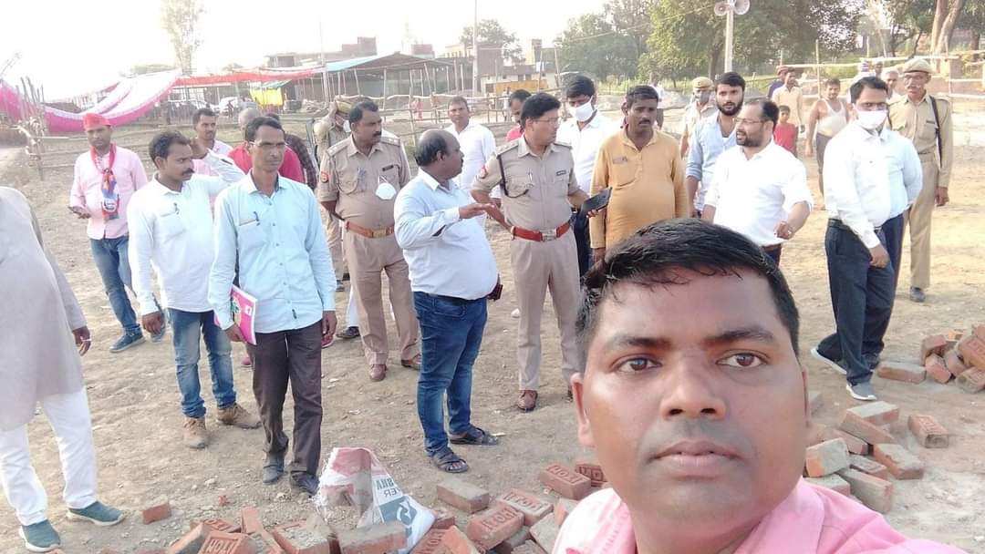 vippartyindia's tweet photo. माननीय मंत्री श्री मुकेश सहनी जी आगामी 17 अक्टूबर को अम्बेडकर नगर-आजमगढ़ की संयुक्त जन चेतना रैली को संबोधित करेंगे।

आज वीआईपी पार्टी के युवा मोर्चा के राष्ट्रीय अध्यक्ष श्री संतोष सहनी जी ने प्रशासन के साथ कार्यक्रम स्थल का निरीक्षण किये। https://t.co/GI8HXb8Ovy
