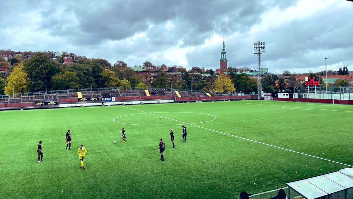 Seriefinal division 3A dam mellan <a href="/MossensBK/">Mossens BK</a> och <a href="/OrgryteFotboll/">ÖIS Fotboll</a> – vinnaren får möta #ifkgbg i kvalmatch upp till division 2