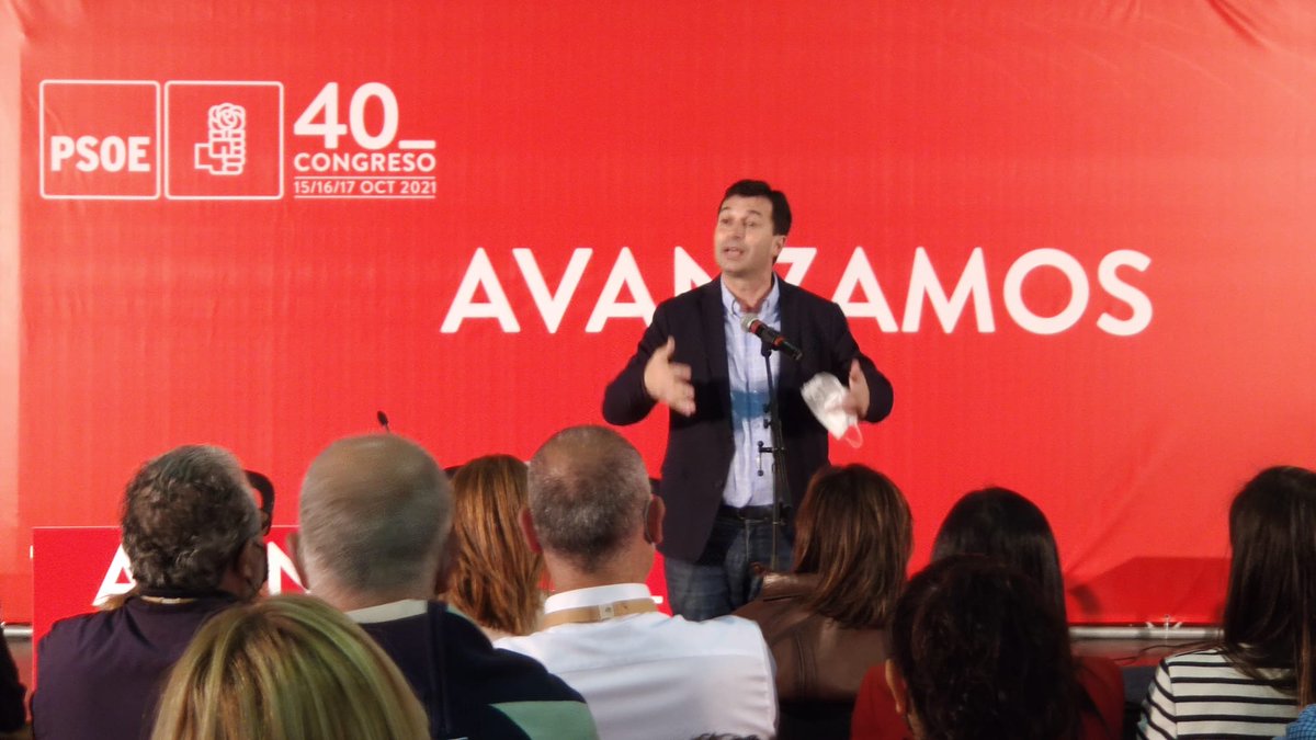 G_Caballero_M's tweet photo. No #40CongresoPSOE, a delegación socialista galega comprometida co proxecto progresista e de esquerdas liderado por @sanchezcastejon. Socialistas galeg@s para seguir e avanzar.

Orgullo socialista 🌹🌹🌹🌹

#Avanzamos_ https://t.co/kFVKDoVwMR