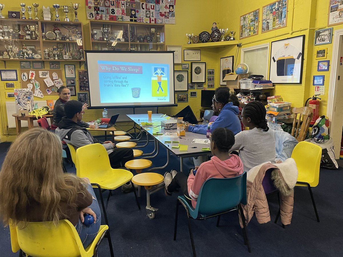 WHYCNunhead's tweet photo. Group 4 exploring #mindfullness with @SarahTReiki today. #beditation #whatsinthebox #breathe #grateful to @JPFoundation for funding this. Certficates from @dotbschools coming soon! #youthwork https://t.co/esaldInktS