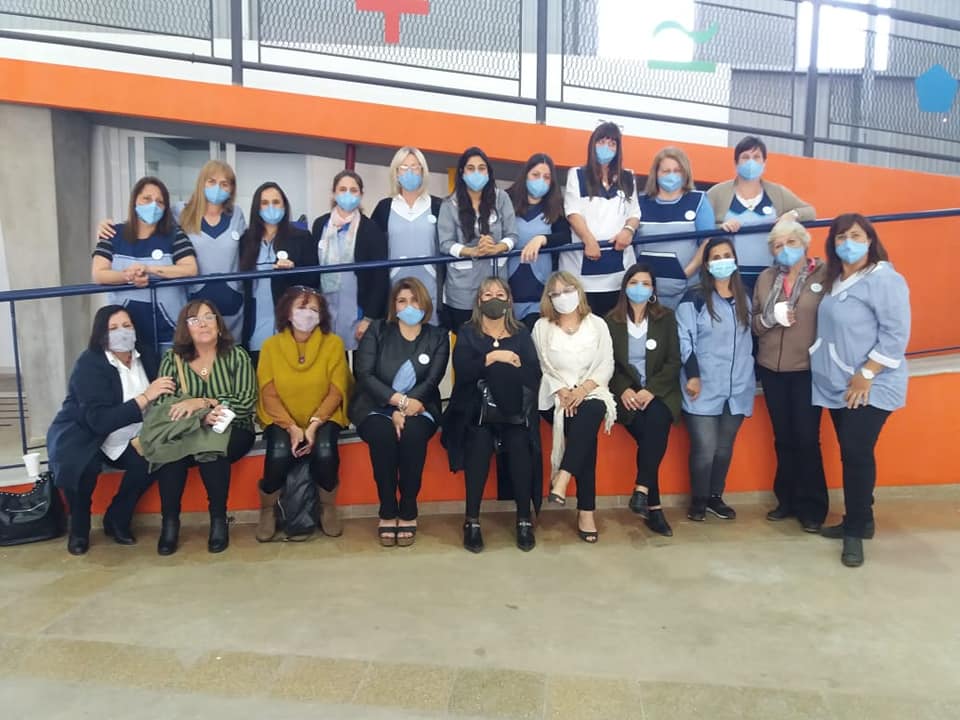 BaPsico's tweet photo. En el día de ayer, viernes 15 de Octubre, nuestra Directora, la Lic Eliana Vasquez y la Asesora de Cec, Analía Tubán, participaron de la inauguración del nuevo edificio del Cec 802 de Bragado. ¡Fue un día de fiesta para la comunidad educativa y para todo el Distrito! https://t.co/8uSsuXvMZP