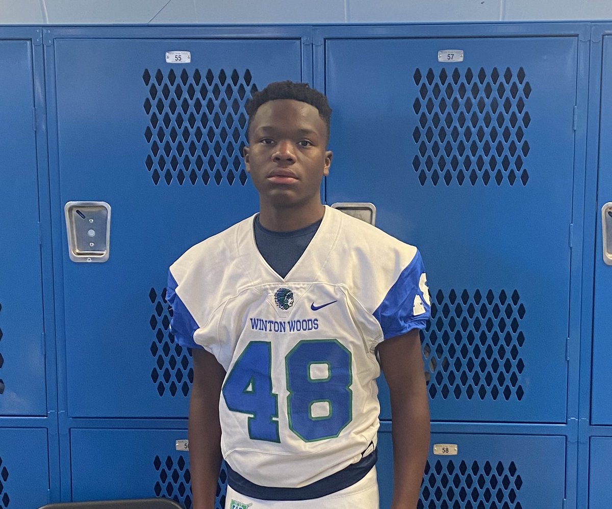 Winton_WoodsFB's tweet photo. 2025 kicker Enzo Joris Tchetgnia had his # called last night &amp; went 3 for 3 on Xtra points!!! Proud of you, buddy!! 🔵🟢🔵🟢🏈 https://t.co/fV7crrnChY