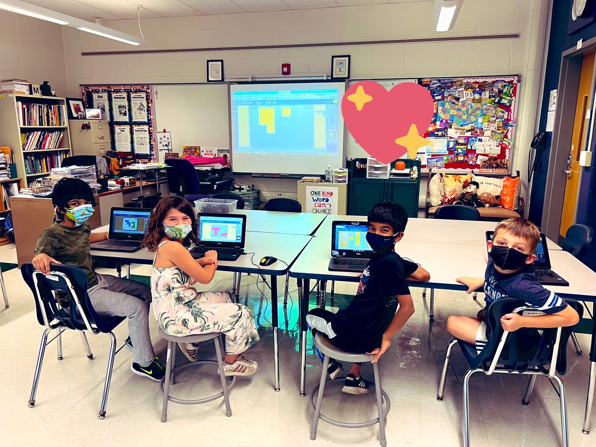 STEAMolishus's tweet image. 2nds doing a great job designing their own pentominoes using #fabmakerstudio. Learning about pentominoes and digital fabrication at the same time! #STEMinPA