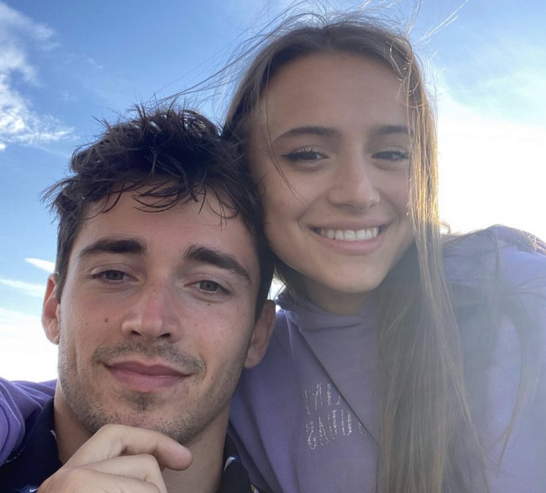 FB081z2XMAMBjDY?format=jpg&name=medium