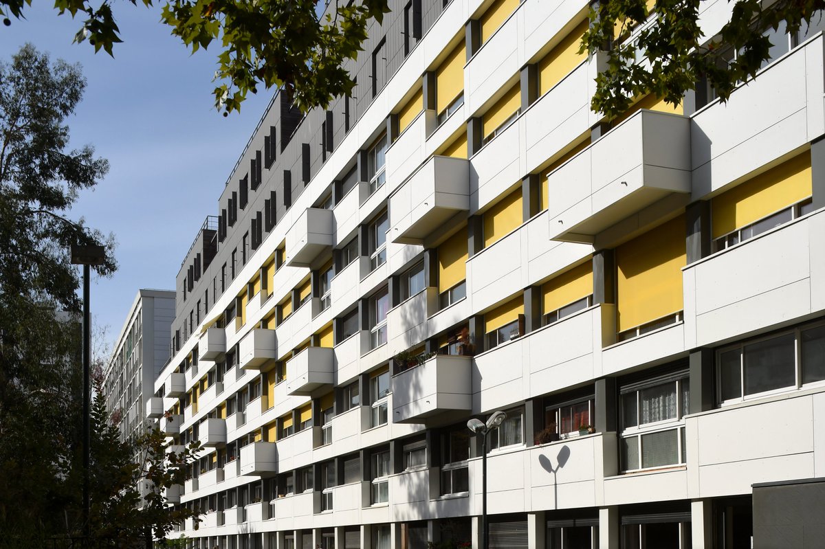 Paris_Habitat's tweet photo. Résidence Glacière-Daviel #Paris13
#Réhabilitation et requalification de 754 logements, construction de 72 nouveaux logements en #OssatureBois et transformation des espaces extérieurs
Opération primée par le #GesteDOr 2019 #architecture, innovation sociale & éco
#Architecte : EHW https://t.co/SOY3FHoGSy