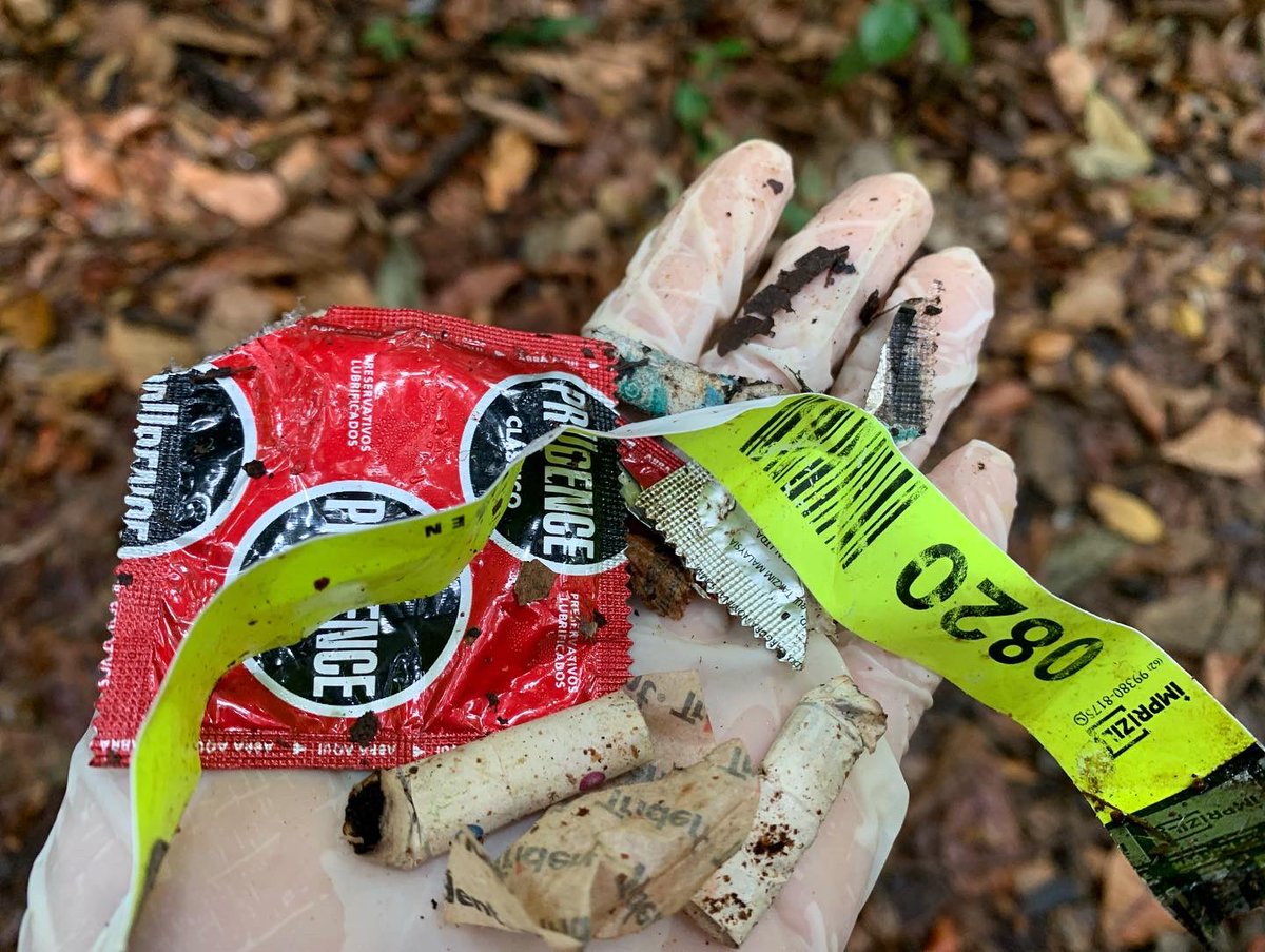 AMMAGOIANIA's tweet photo. 🤩 O Salve o Bosque foi um sucesso! Nossos voluntários percorreram a área de mata do Bosque dos Buritis, removendo o lixo que é deixado na unidade. Manhã de educação ambiental, conscientização e união de esforços para reduzir a poluição do solo, água e a intoxicação dos animais. https://t.co/G0aExj28YY